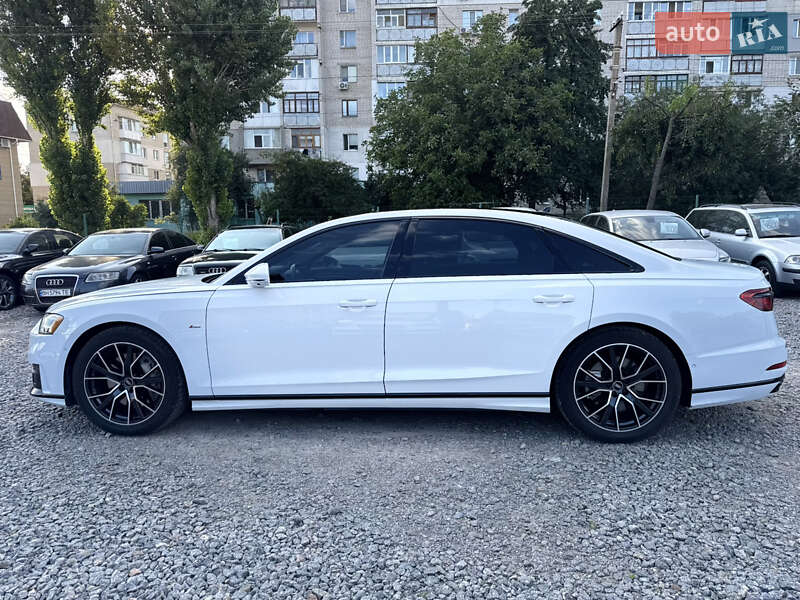 Седан Audi A8 2021 в Бердичеві