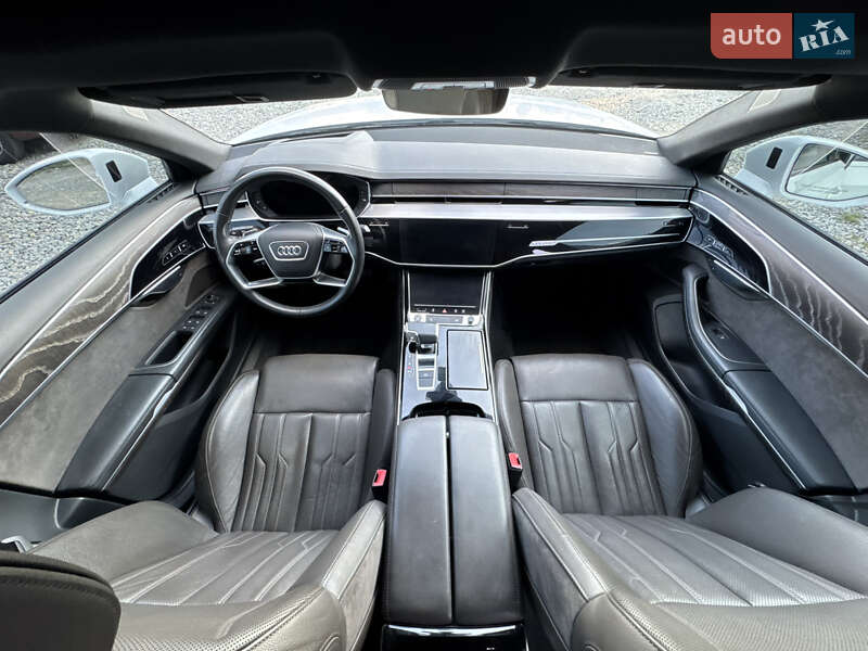 Седан Audi A8 2021 в Бердичеві