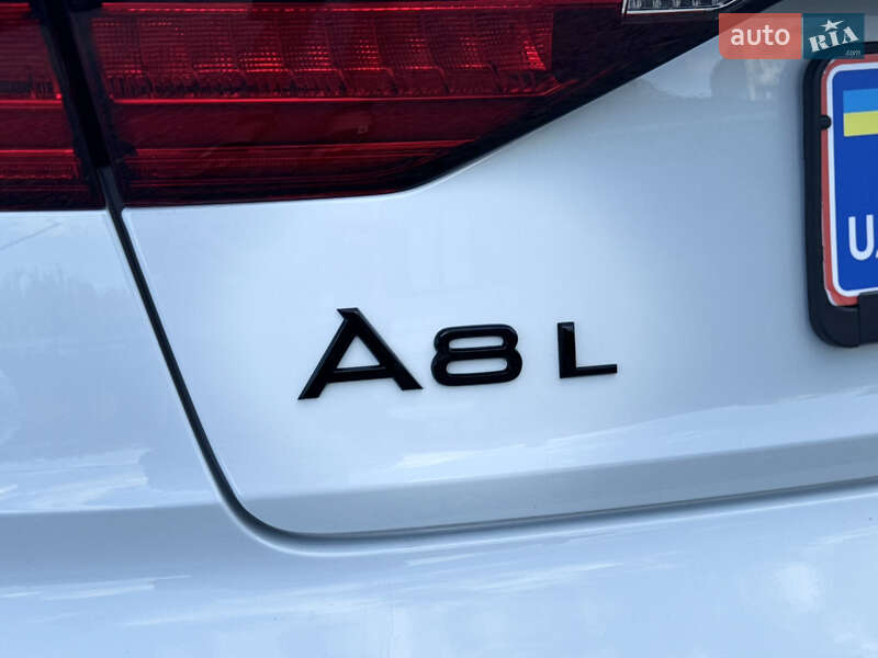 Седан Audi A8 2021 в Бердичеві