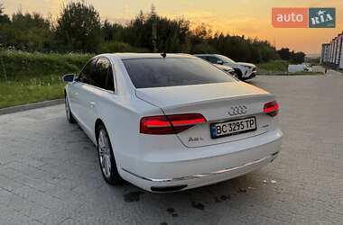 Седан Audi A8 2015 в 