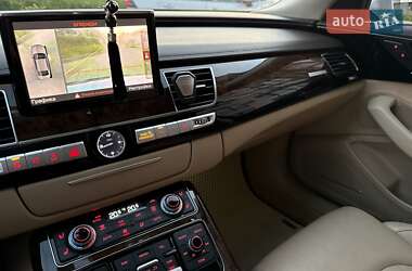 Седан Audi A8 2015 в 