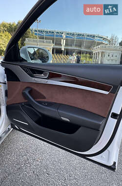 Седан Audi A8 2012 в 