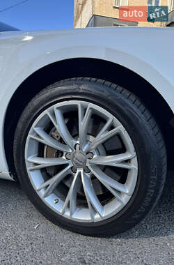 Седан Audi A8 2012 в 