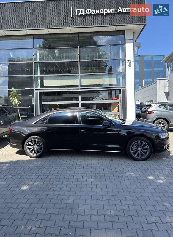 Седан Audi A8 2017 в Хмельницком