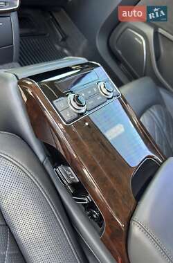 Седан Audi A8 2017 в 