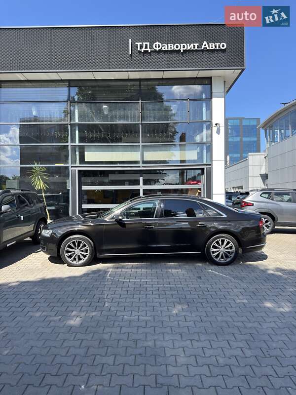 Седан Audi A8 2017 в Хмельницком