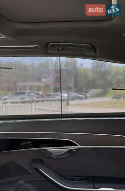 Седан Audi A8 2019 в 