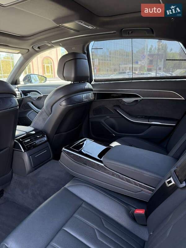 Седан Audi A8 2019 в Одессе