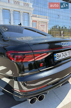 Седан Audi A8 2019 в 