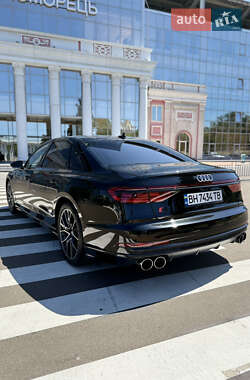 Седан Audi A8 2019 в 
