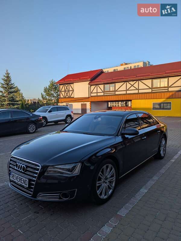 Седан Audi A8 2011 в Львове