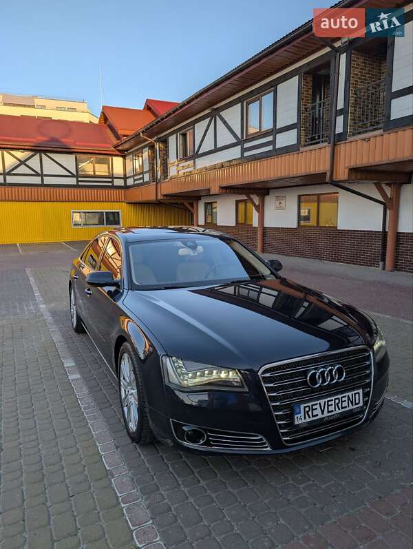 Седан Audi A8 2011 в Львове