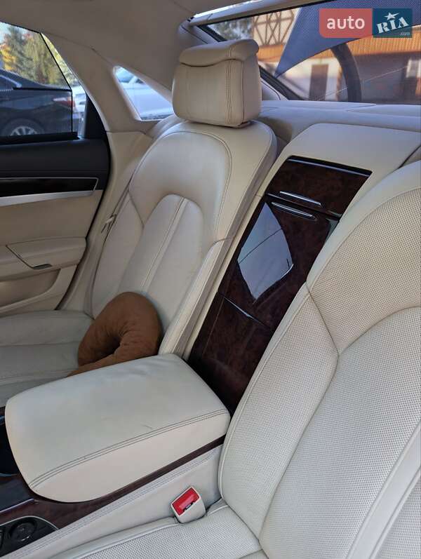 Седан Audi A8 2011 в Львове