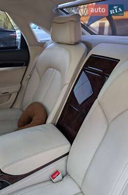 Седан Audi A8 2011 в 