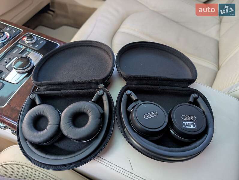 Седан Audi A8 2011 в Львове