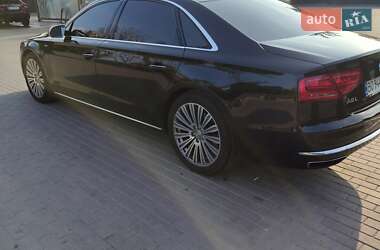 Седан Audi A8 2012 в 