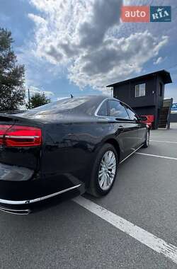 Седан Audi A8 2017 в 