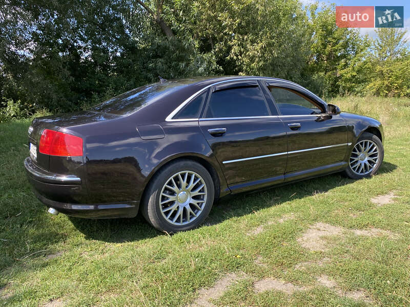 Седан Audi A8 2004 в Ракитном