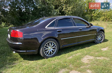 Седан Audi A8 2004 в 
