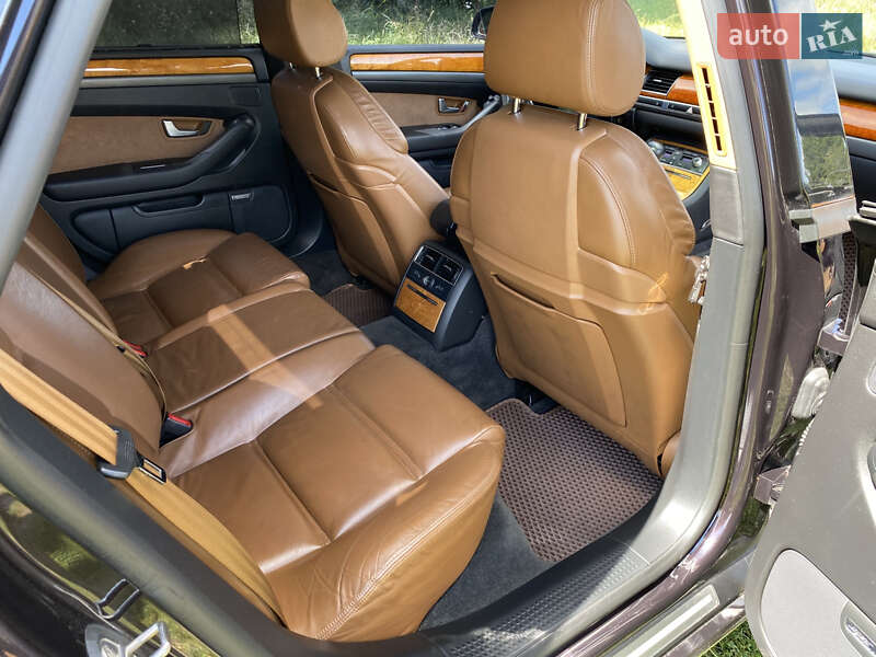 Седан Audi A8 2004 в Ракитном