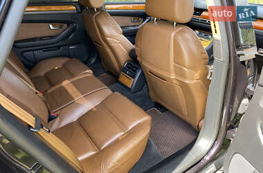 Седан Audi A8 2004 в 