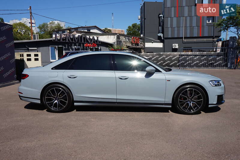 Седан Audi A8 2021 в Одессе