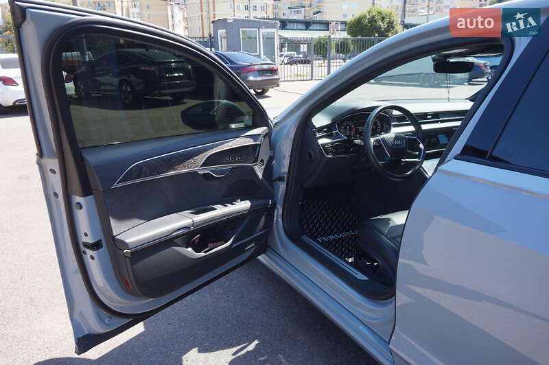 Седан Audi A8 2021 в Одессе