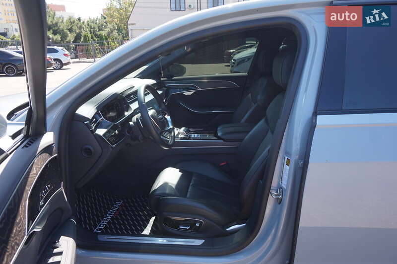 Седан Audi A8 2021 в Одессе