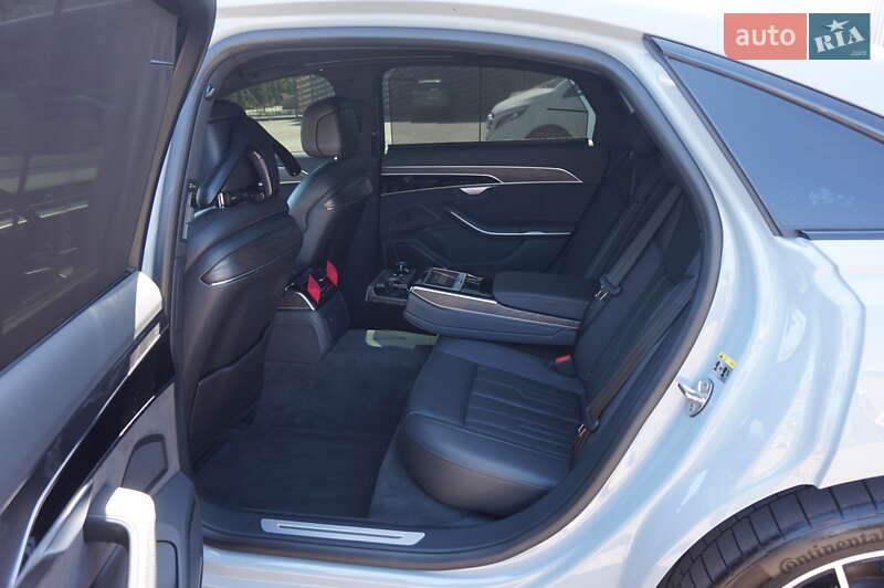 Седан Audi A8 2021 в Одессе