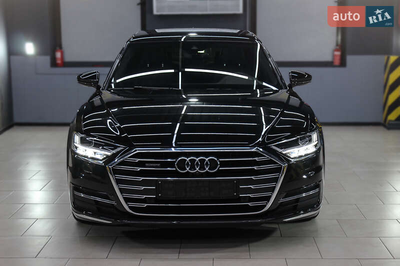 Седан Audi A8 2021 в 