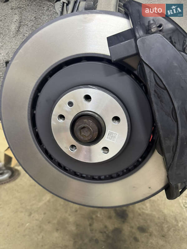 Седан Audi A8 2015 в Ивано-Франковске