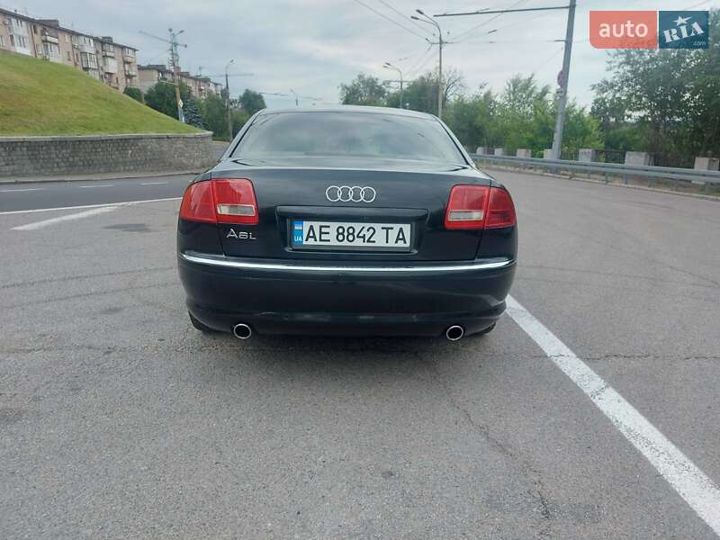 Седан Audi A8 2005 в Днепре
