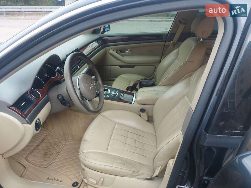 Седан Audi A8 2005 в Днепре