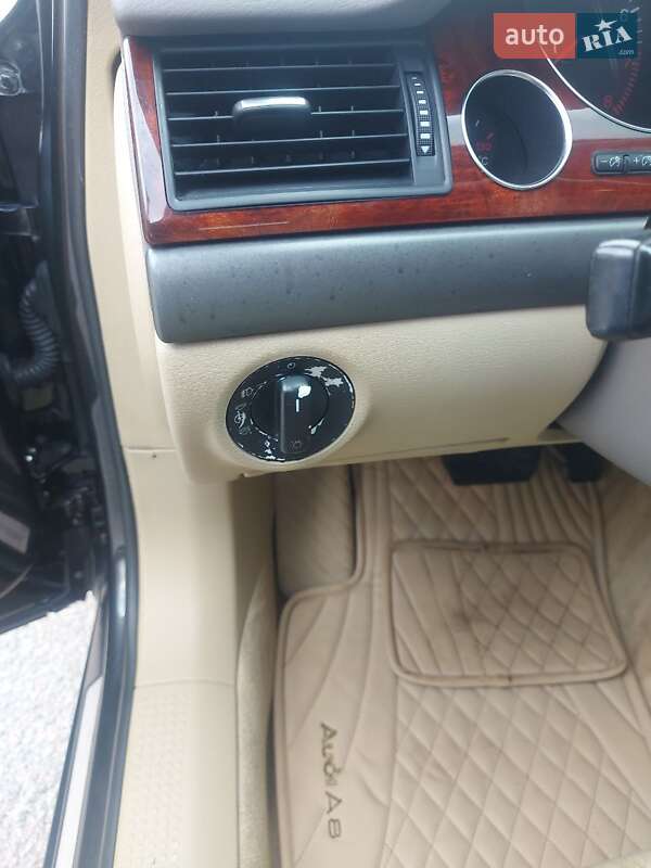 Седан Audi A8 2005 в Днепре