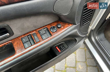 Седан Audi A8 2001 в 