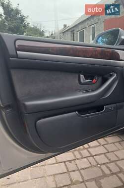 Седан Audi A8 2004 в 