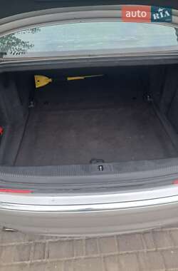 Седан Audi A8 2004 в 