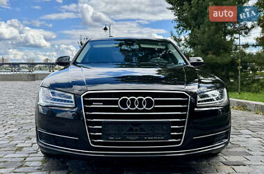 Седан Audi A8 2017 в 