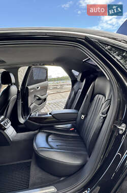 Седан Audi A8 2017 в 