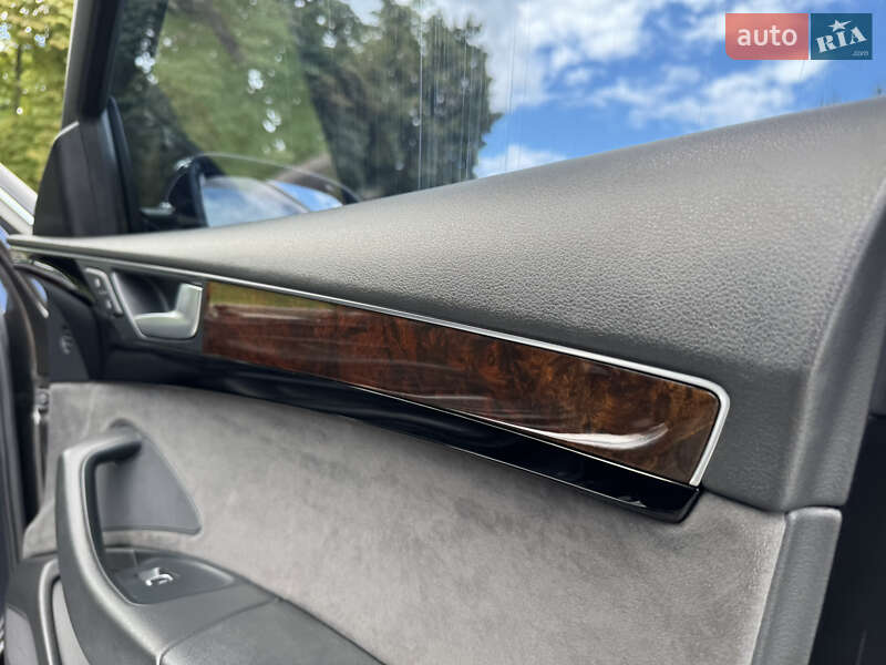 Седан Audi A8 2017 в Киеве