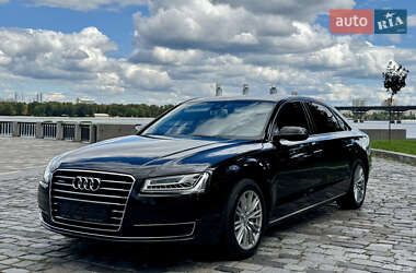 Седан Audi A8 2017 в 