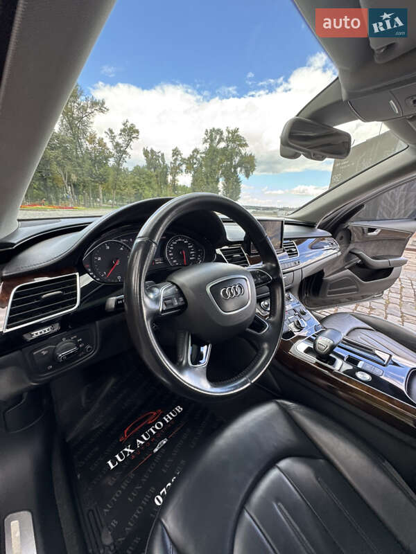 Седан Audi A8 2017 в Киеве