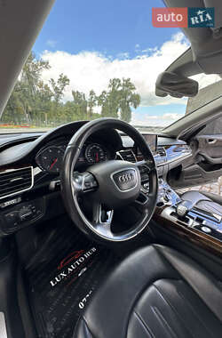 Седан Audi A8 2017 в 