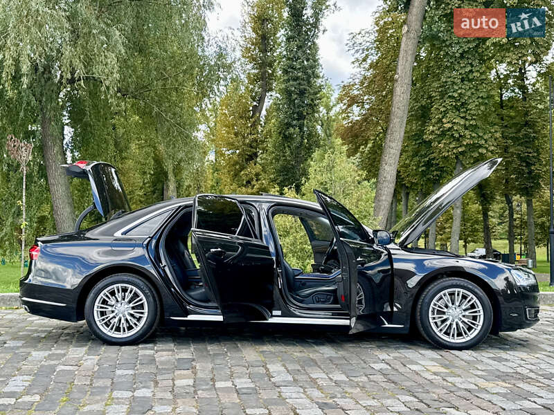 Седан Audi A8 2017 в Киеве