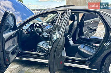 Седан Audi A8 2017 в 