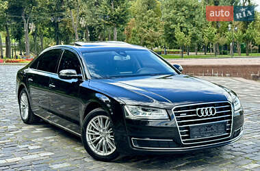 Седан Audi A8 2017 в 