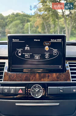 Седан Audi A8 2017 в 