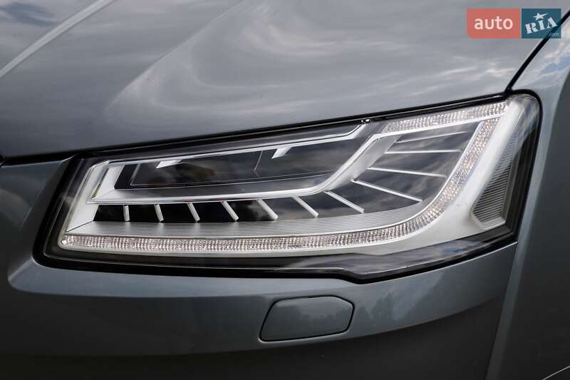Седан Audi A8 2015 в Дрогобичі