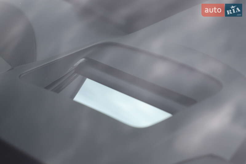 Седан Audi A8 2015 в Дрогобичі