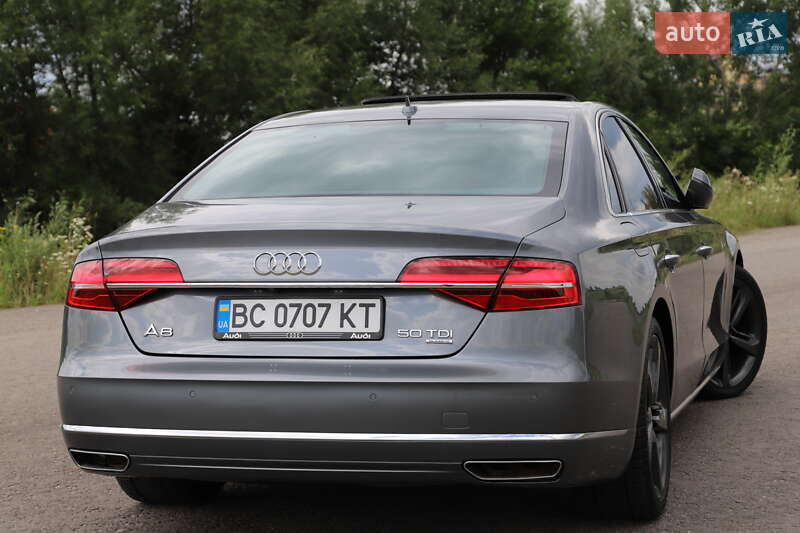 Седан Audi A8 2015 в Дрогобичі